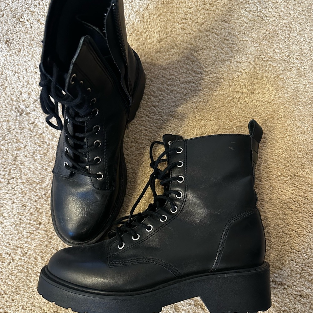 Black Lace-Up Women's Boots Steve Madden